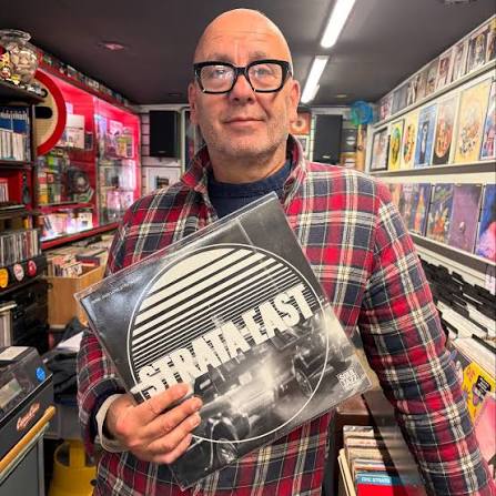 Sim in Rchmix Records shop